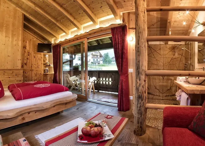 La Uecia By Fana LadinaAlbergo